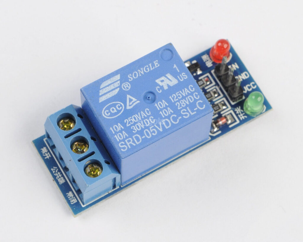 Módulo de controlo com relé de 5V